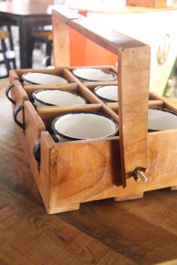 Wooden tray with 6 Chini mugs