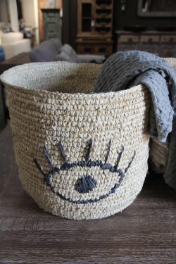 Braided raffia basket large