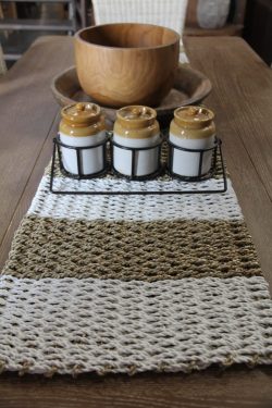 Table runner seagrass