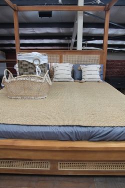Four poster rattan teak bed king