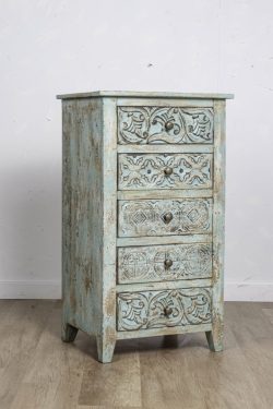 Wooden chest of drawers