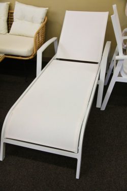 Aluminum textilene sunbed