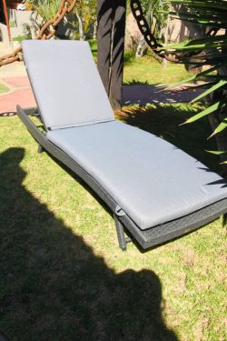 Aluminum rattan sunbed