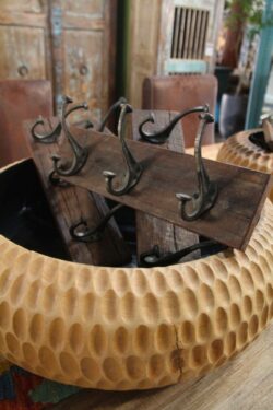 Wooden 3 hook hanger