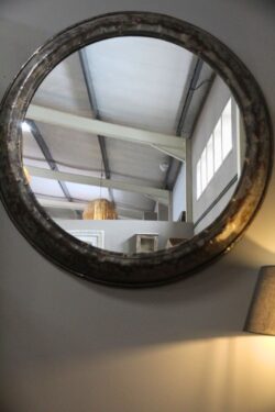 Iron mirror