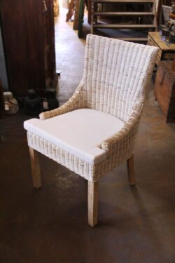 Juni dining chair